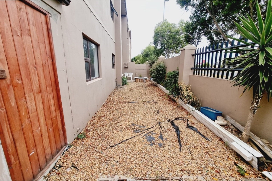 2 Bedroom Property for Sale in Parklands Western Cape